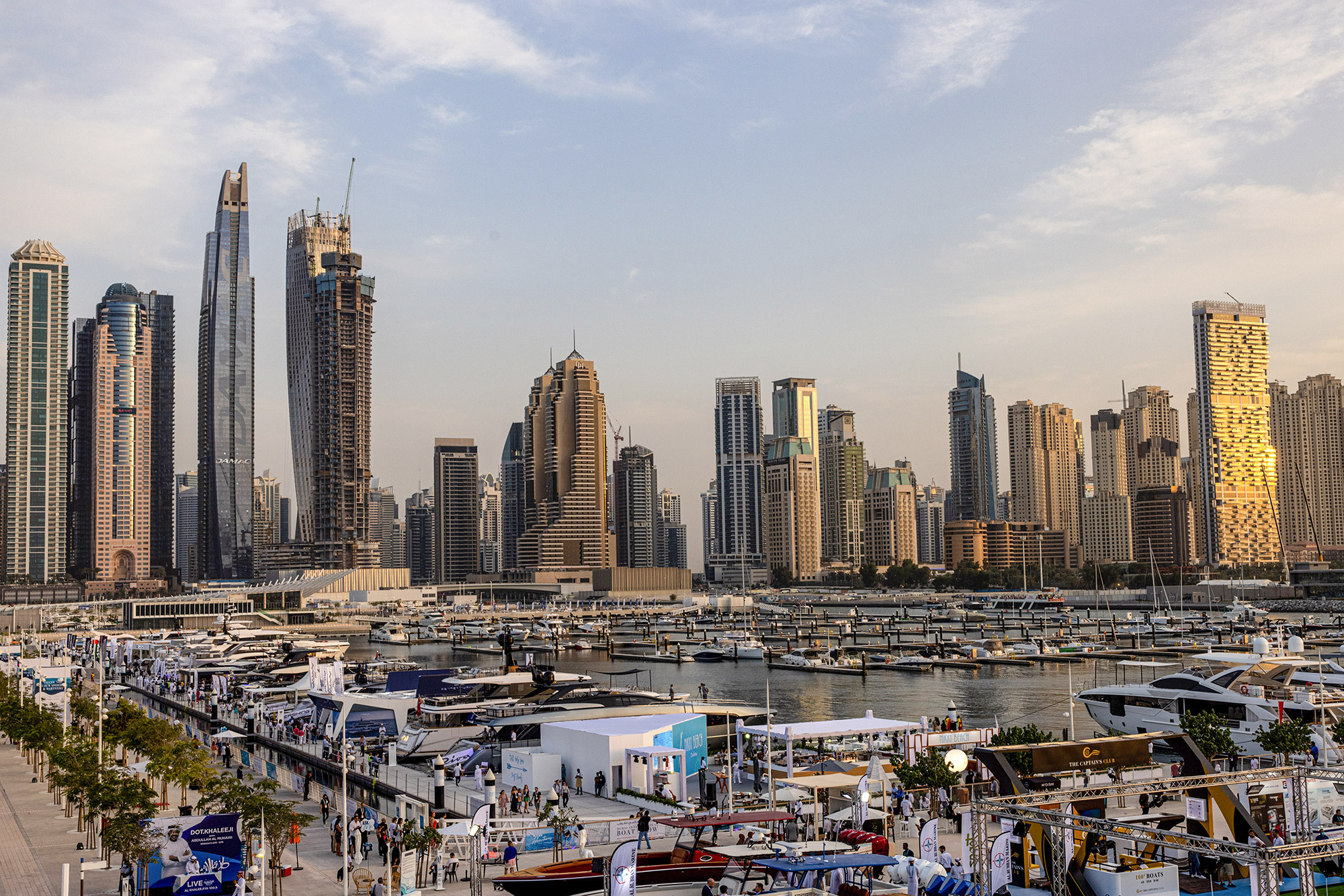 Why Dubai is the best yacht rental destination?